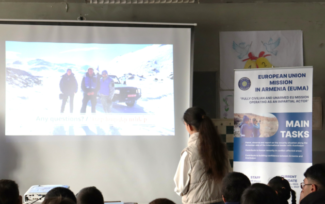 Ermənistan məktəbliləri Avropa missiyasını coşqu və maraqla qarşıladı...-FOTO