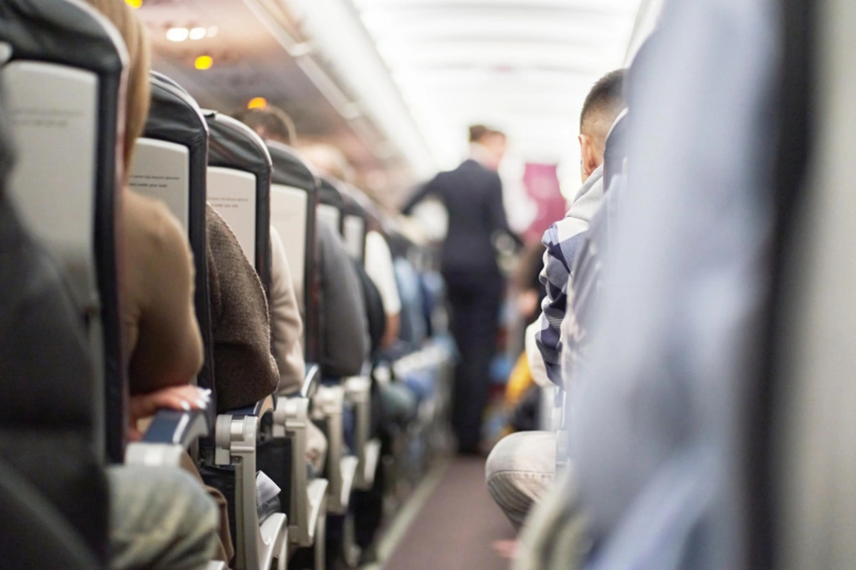 Самые безопасные и удобные места в самолете: как выбрать лучшие