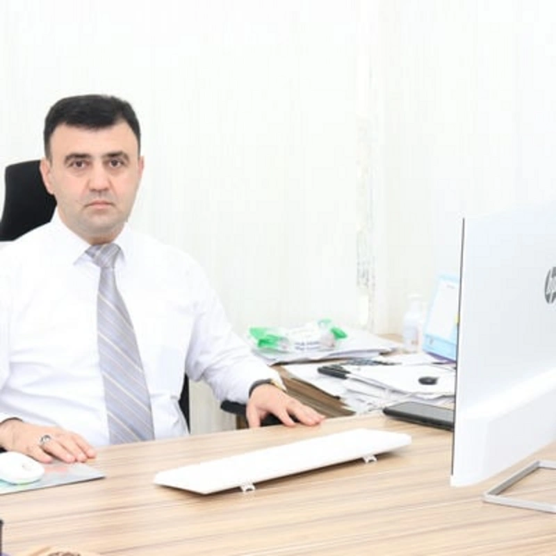 Vəkil mediatoru məhkəməyə verdi