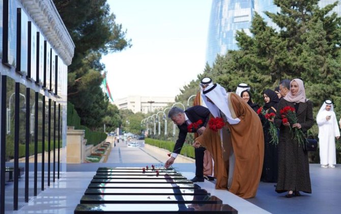 BƏƏ-nin Federal Milli Şurasının sədri Fəxri xiyabanı və Şəhidlər xiyabanını ziyarət etdi - FOTO