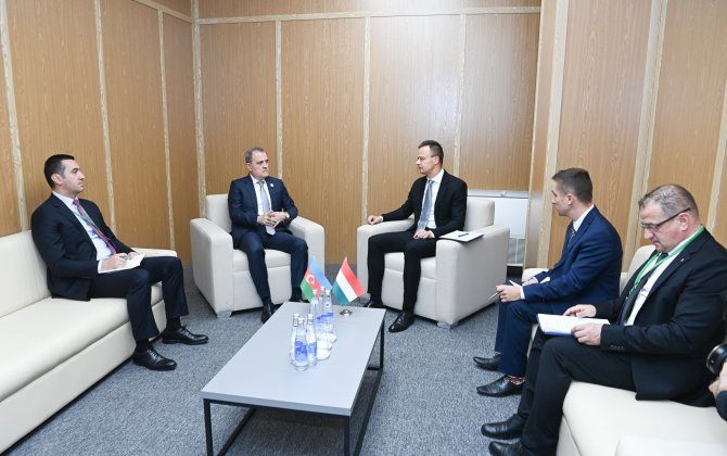 Байрамов и Сийярто встретились в Самарканде