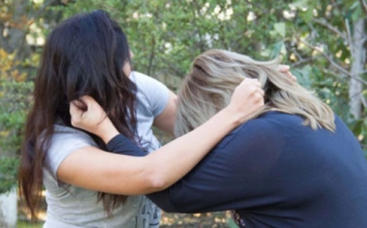 Bakıda iranlı və azərbaycanlı qadınlar Türkiyə vətəndaşı olan sevgili üstündə dava etdilər – TƏFƏRRÜAT