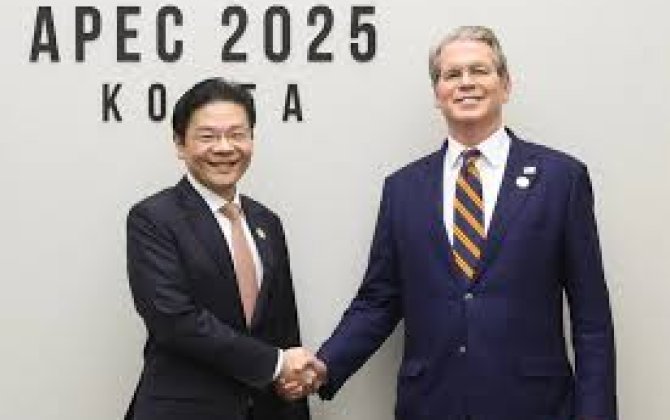 США и Сингапур обсудили прекращение импорта российской и иранской нефти