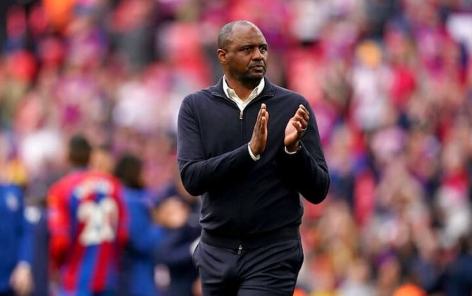 İtaliya klubu Patrik Vieyra ilə yollarını ayırdı