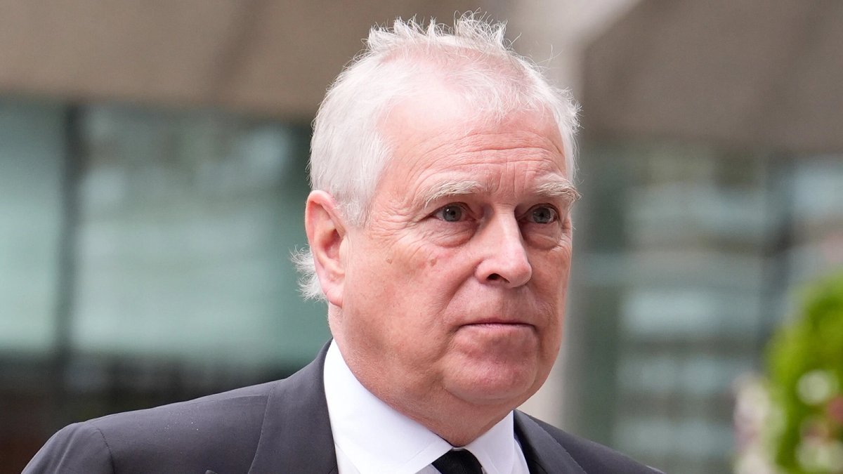 Экс-принцу помогут деньгами