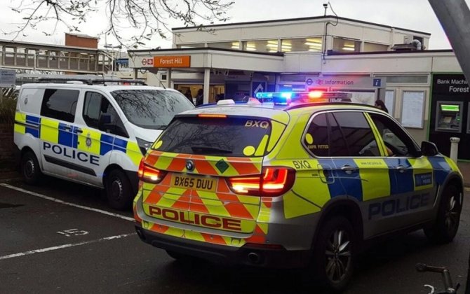 İngiltərədə qatarda bıçaqlı hücum nəticəsində xəsarət alanların sayı 11-ə çatıb