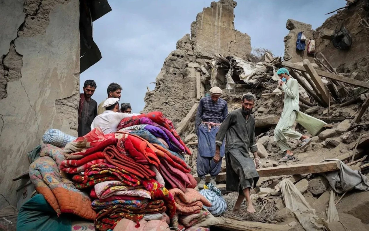 Əfqanıstanda DƏHŞƏTLİ ZƏLZƏLƏ - Ölənlər və yaralananlar var