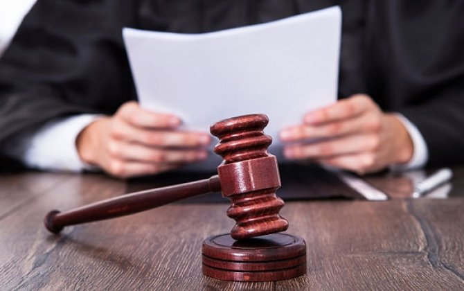 Экс-бухгалтер приговорена к 8 годам лишения свободы за хищение более 802 тыс. манатов