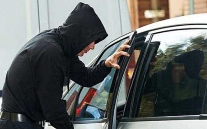 Bakıda avtomobildən oğurluq edildi