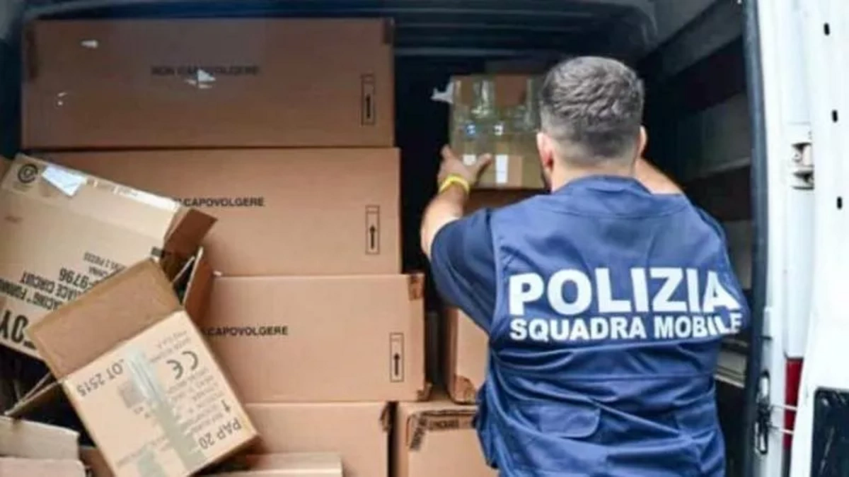 В Италии раскрыли банду, которая 5 лет воровала одежду со склада Versace