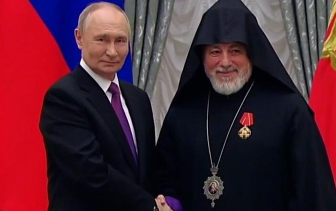 Путин наградил архиепископа Езраса, называемого Пашиняном «агентом КГБ»-ВИДЕО