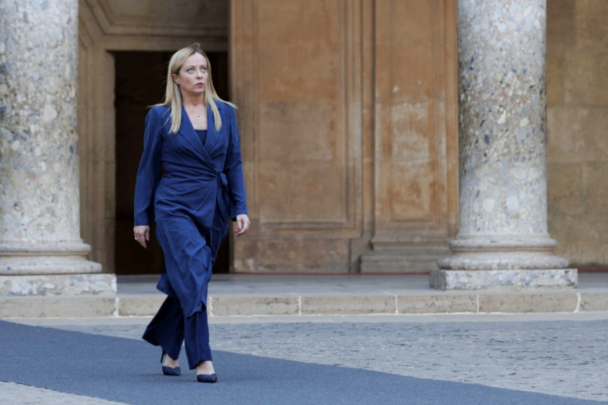 İtaliyada baş nazir və digər məşhurların saxta çılpaq fotolarının yayımlanmasına dair araşdırma aparılır