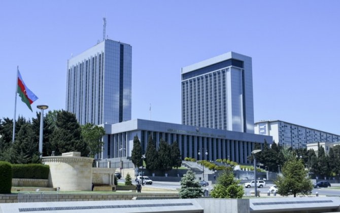 Milli Məclisin iki komitəsi 2026-cı il üçün sosial və iqtisadi layihələri müzakirə edir