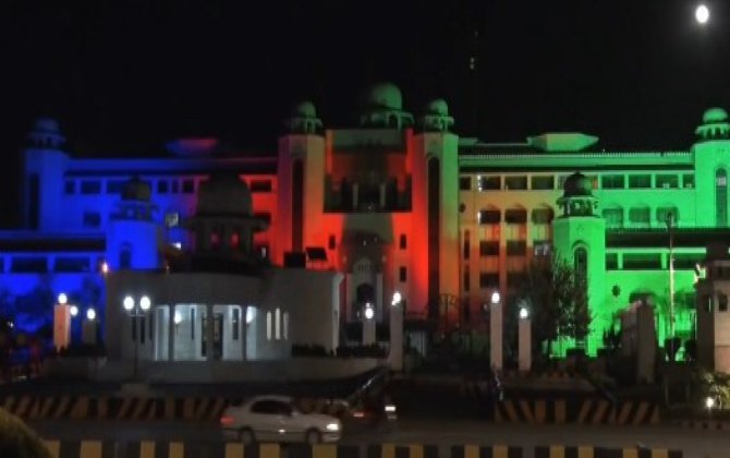 В Пакистане здание офиса премьера подсвечено цветами азербайджанского флага