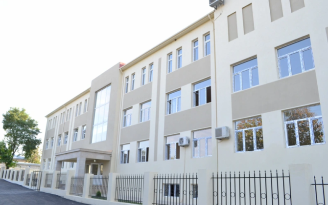 Müəllimləri təhqir etdiyinə görə işdən çıxarılan direktorun yerinə təyinat olub - FOTO