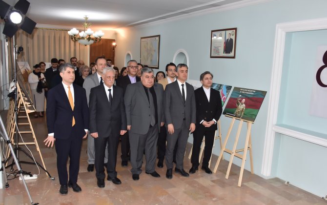 Təbrizdə 8 noyabr-Zəfər Günü ilə əlaqədar rəsmi təbdir keçirilib - FOTO