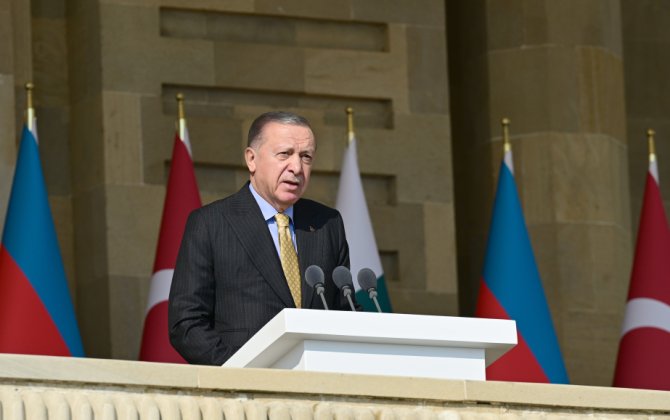 Türkiyə Prezidenti Bakıda keçirilən hərbi paradda Məmməd Arazın şeirini səsləndirib