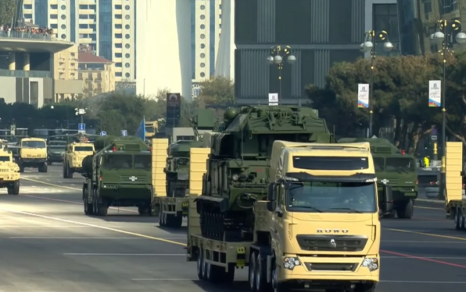 Bakıda hərbi paradda 