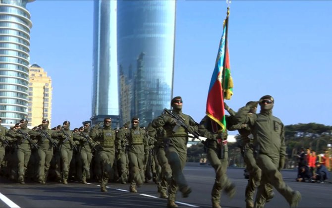 Hərbi paradda DTX-nin xüsusi təyinatlılarından ibarət heyət də keçid edib