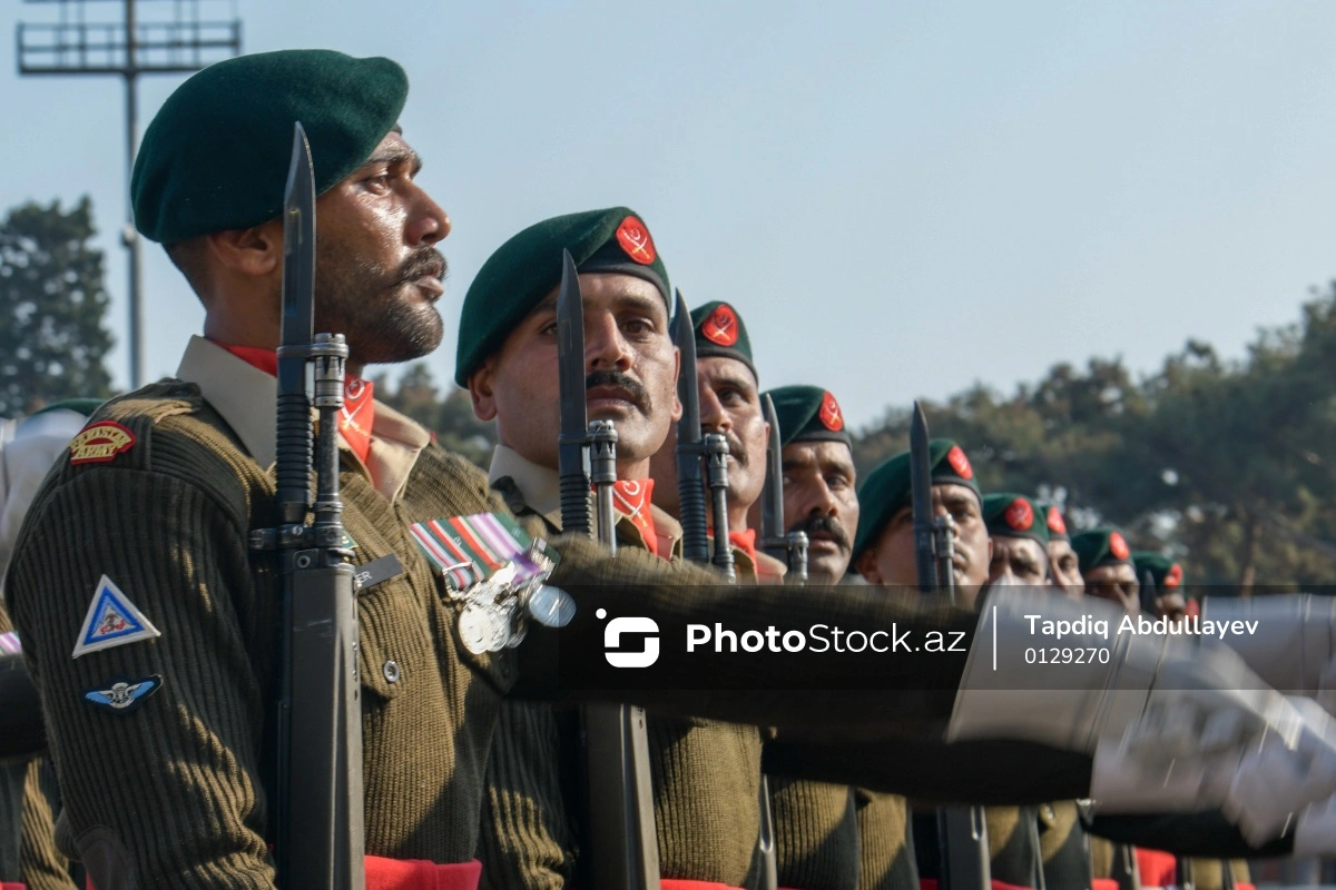Hərbi paradda bir sıra ölkələrin ordu rəhbərliyi iştirak edib