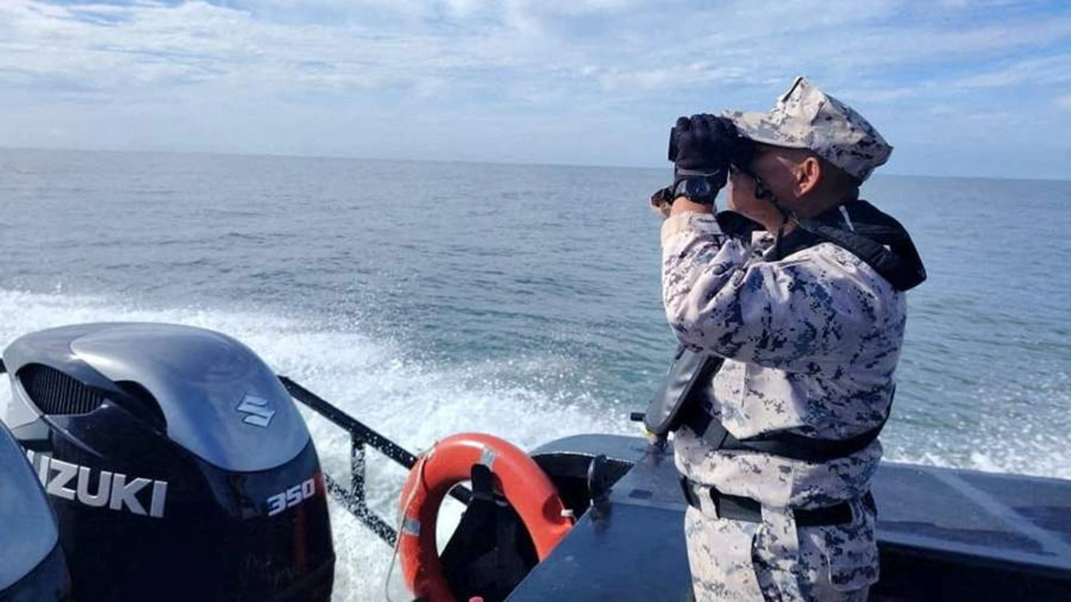 Malayziya sahillərində faciə: Yüzlərlə insan itkin düşüb