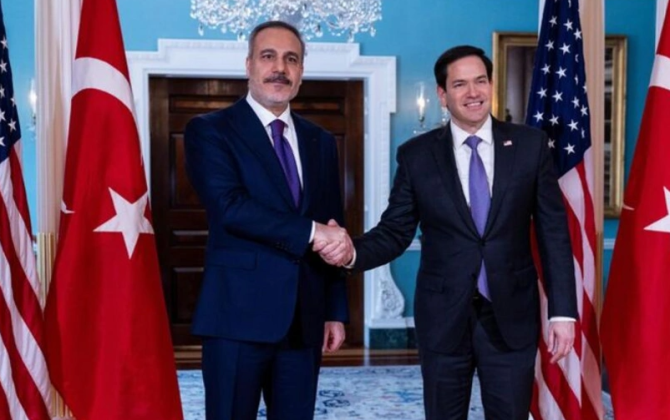 Ağ Evdə Fidanla Rubionun görüşü başlayıb