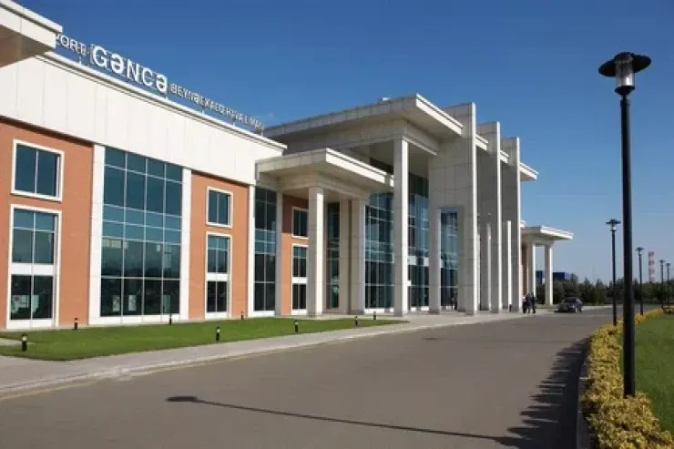 Gəncə aeroportunda ƏMƏLİYYAT: şirniyyat qutularından görün nələr çıxdı? - FOTO