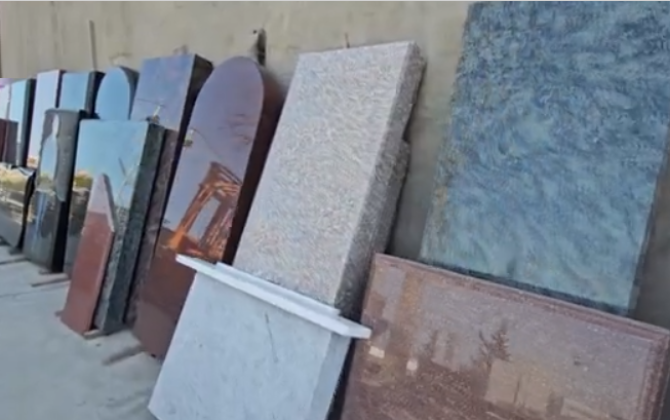 В Хырдалане мужчину насмерть придавило мраморное надгробье