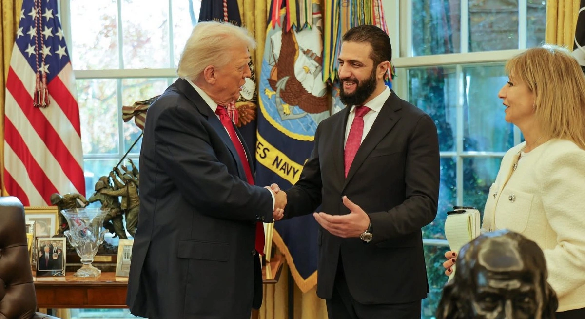 Tramp Suriya prezidentinə ətir hədiyyə edib və onun neçə arvadı olduğu ilə maraqlanıb