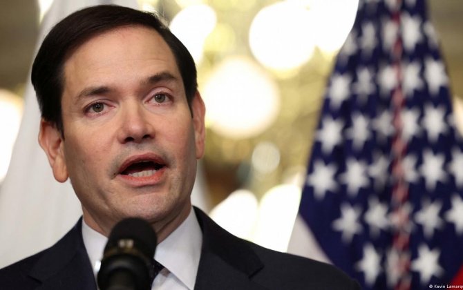 Венгрии дали один год