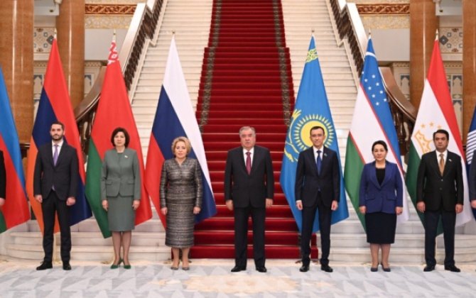 Президент Таджикистана принял глав парламентских делегаций стран СНГ