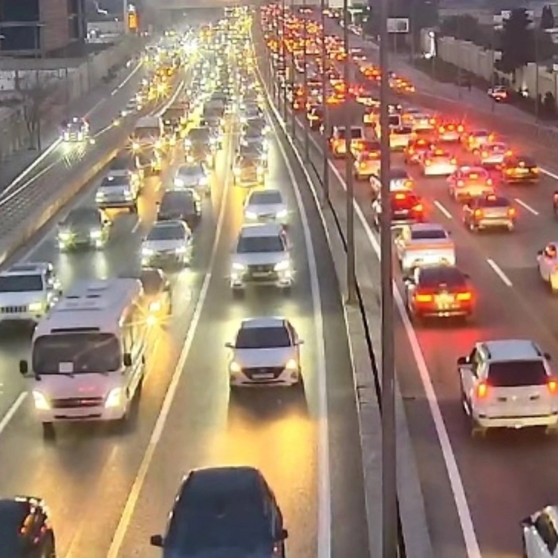 Paytaxtda sıxlıq olan küçələrin SİYAHISI