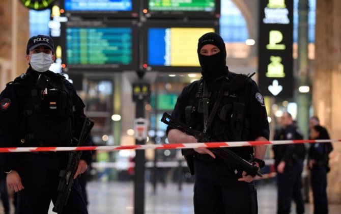 В Париже полиция ранила вооруженного мужчину на ж/д вокзале - ОБНОВЛЕНО