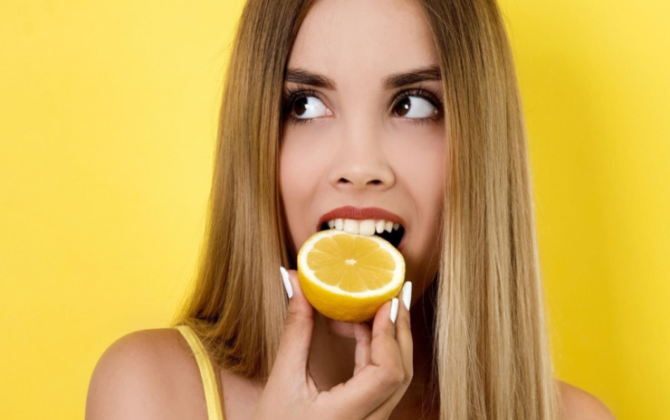 Hər gün limon yeyirsinizsə, bədəninizə nə olur? - Həkimlər gözlənilməz təsirlərdən DANIŞDILAR
