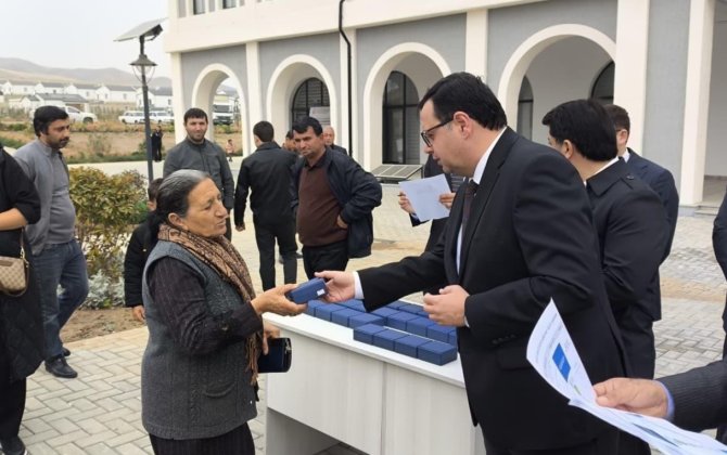 Növbəti köç karvanı Xıdırlı kəndinə çatdı, açarlar təqdim edildi - FOTOLAR