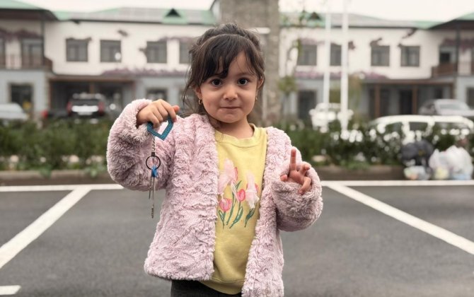 Köç karvanı Məmmədbəyliyə çatdı, açarlar təqdim edildi - YENİLƏNİB + FOTOLAR