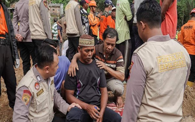 İndoneziyada sürüşmə nəticəsində ölənlərin sayı 11-ə çatıb