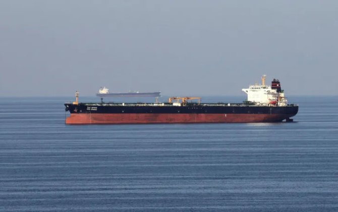 İran Sinqapura gedən neft tankerini saxladı