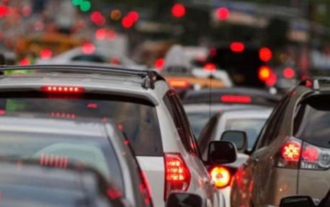 Yeni zolağa görə həftəsonu kilometrlərlə tıxac yarandı - VİDEO