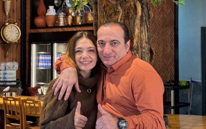 Qızı Xalq artistinin yanında bu işdə çalışır