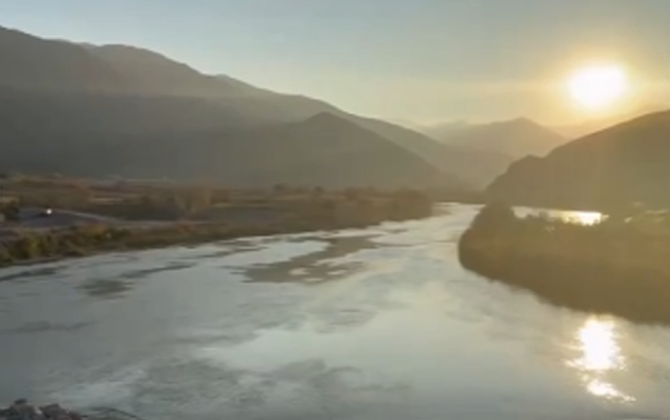 Hikmət Hacıyev Araz çayı üzərindəki Ağbənd–Kəlalə körpüsündən paylaşım edib - VİDEO