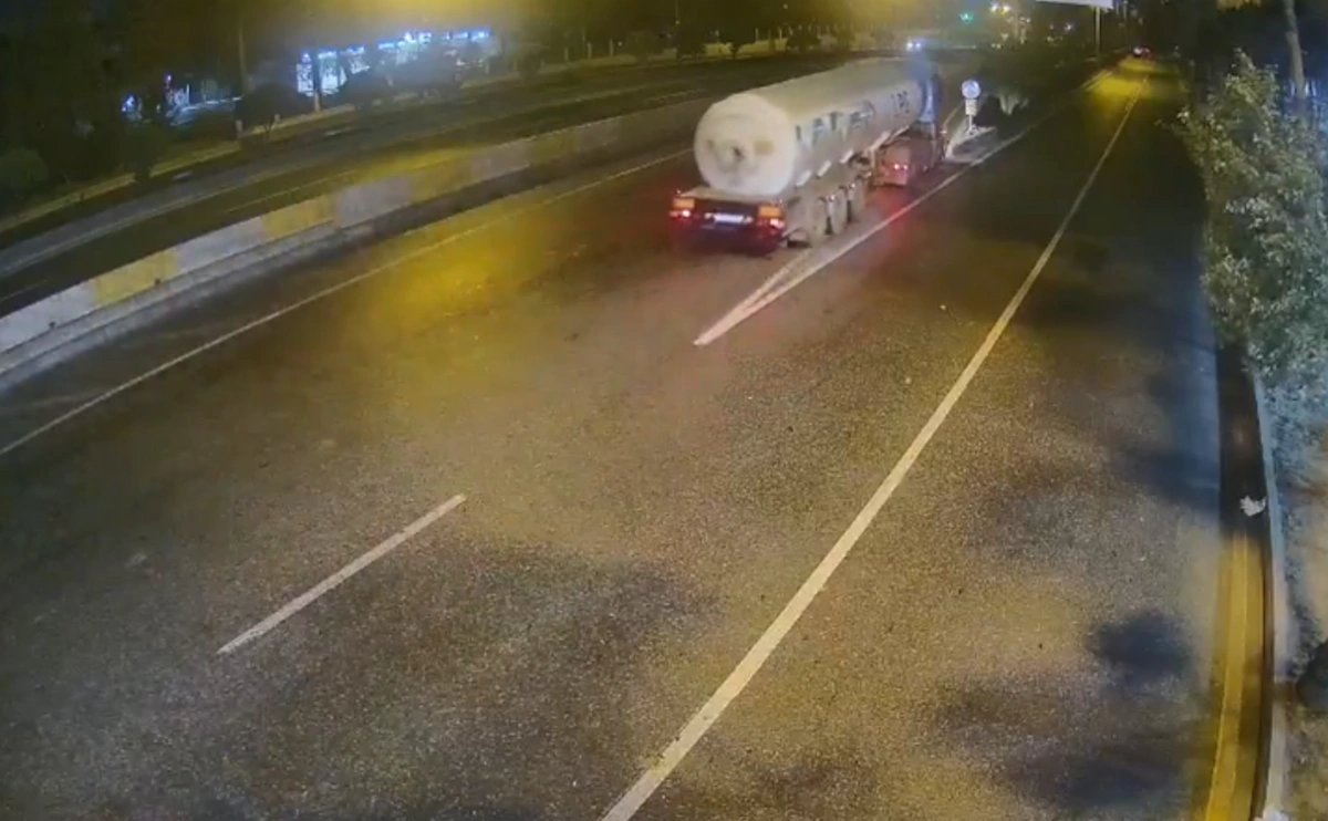 Bakı-Sumqayıt yolunun bağlanmasına səbəb olan qəzanın ANBAAN GÖRÜNTÜLƏRİ