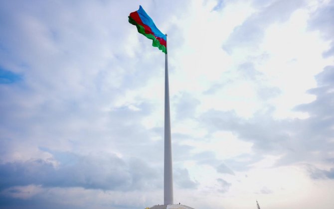 Bayraq Meydanında dalğalanan Azərbaycan Bayrağının Ginnesin Rekordlar Kitabındakı rekordu yenilənib - FOTO