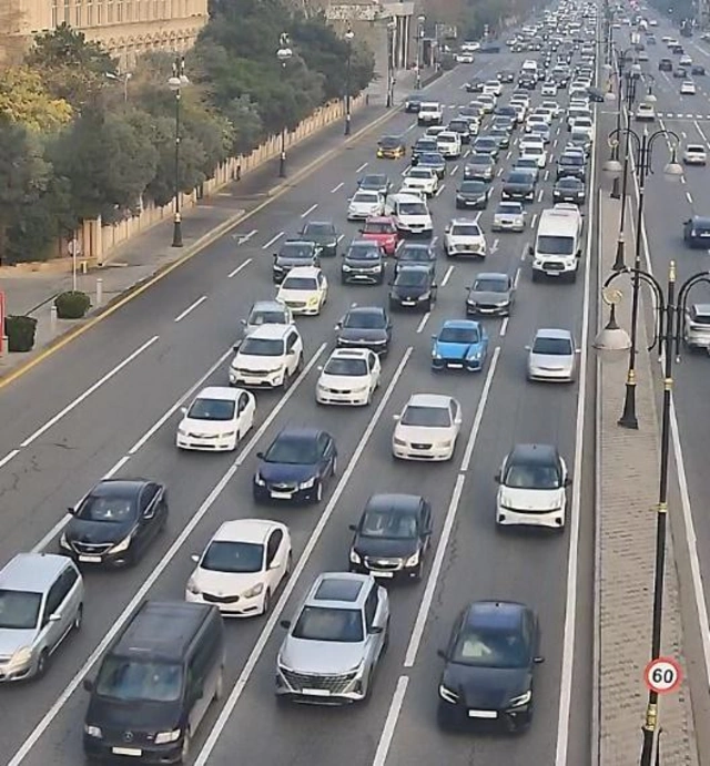 Paytaxtın bu küçələrində sıxlıq var - SİYAHI