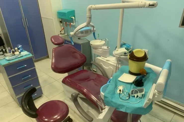 Cəlilabadda diş poliklinikasında çürümüş kişi meyiti tapıldı