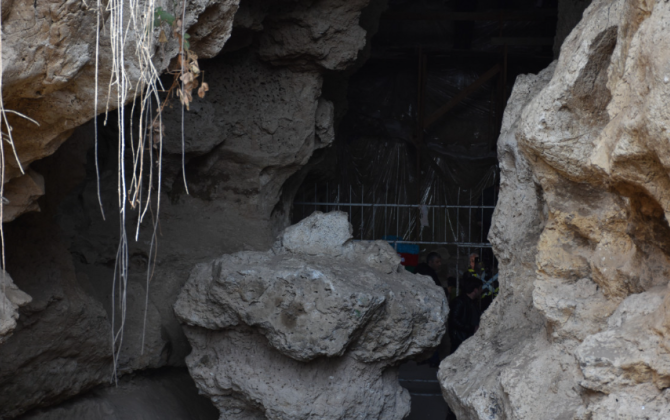 Azərbaycan və Rusiya arxeoloqları Azıx mağarasında tədqiqat işlərini bərpa edib