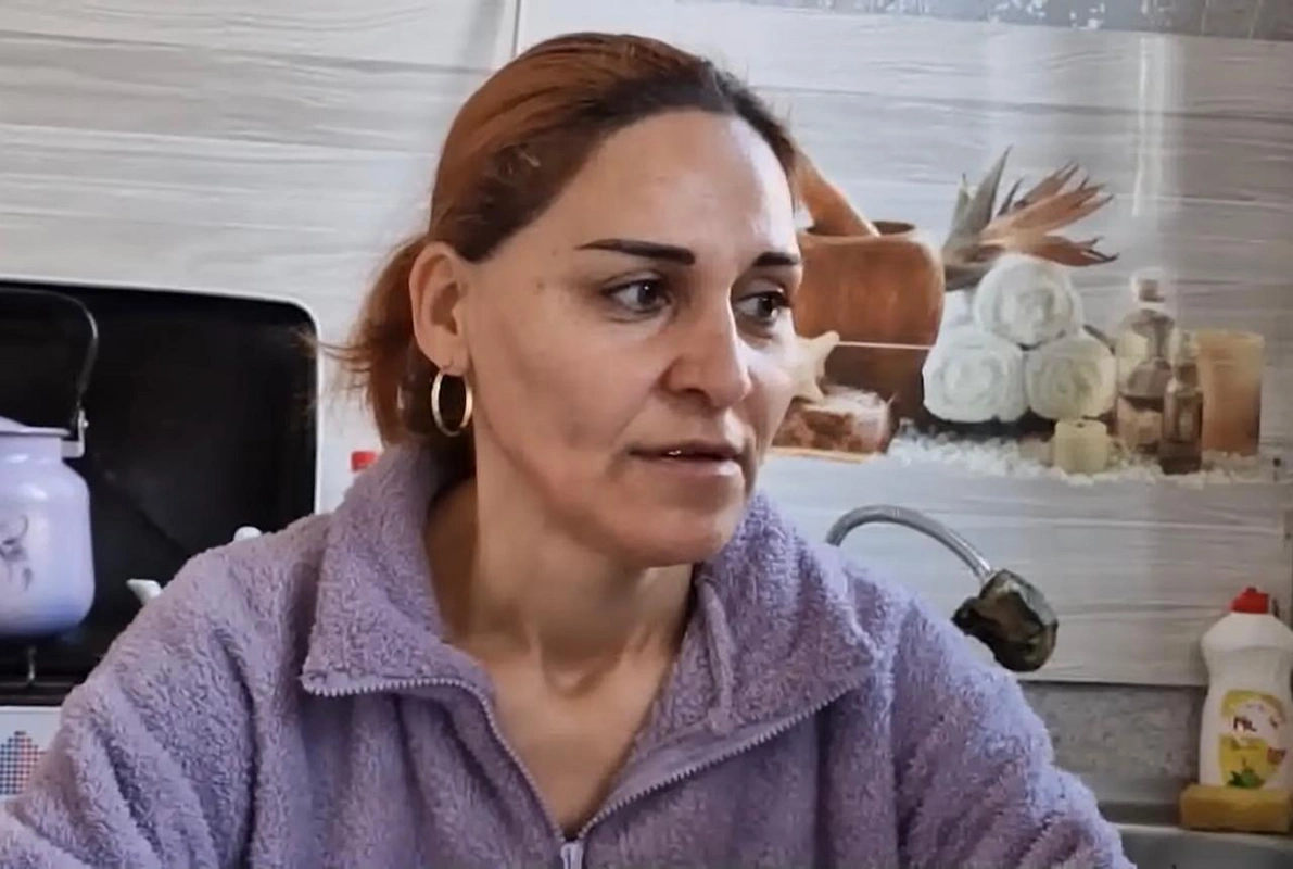 İki azyaşlı uşaq anası 