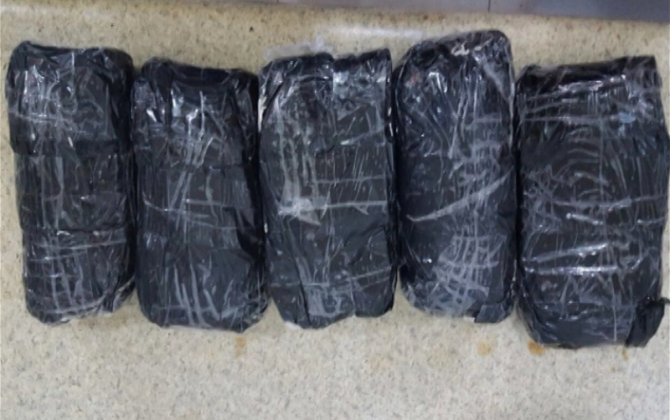 В Баку у пассажира автомобиля обнаружили 10 кг марихуаны