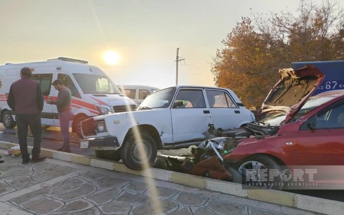 Babək rayonunda yol qəzası baş verdi - Ana və üç övladı xəsarət aldı