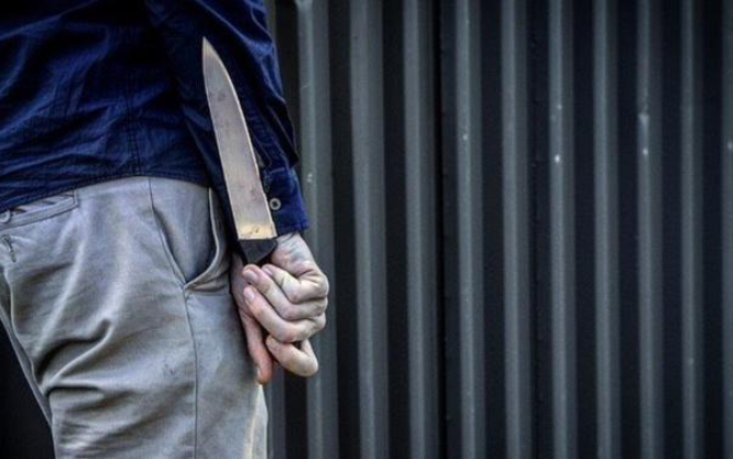 Gəncədə yeniyetmə bıçaqlandı